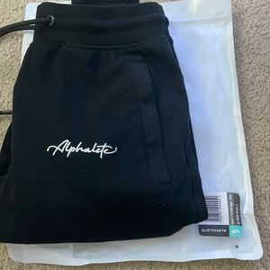 Alphalete essential Jogger(no longer sold)
